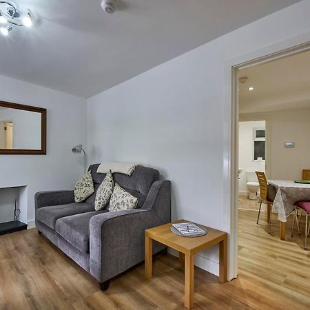 Central, Newly Refurbished Cottage In Портафери Екстериор снимка